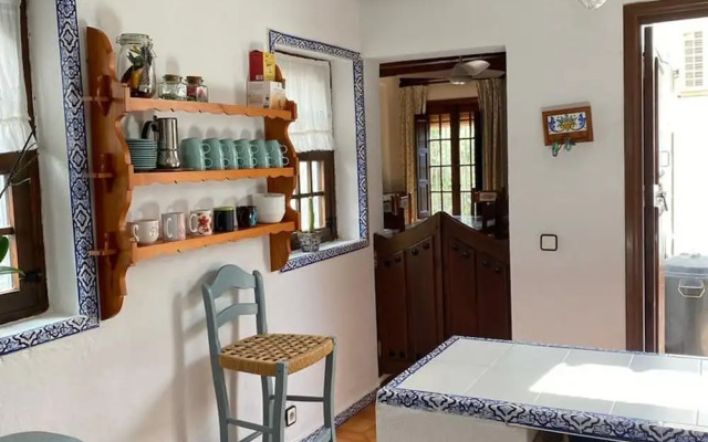 Spacious Holiday Home With Private Garden