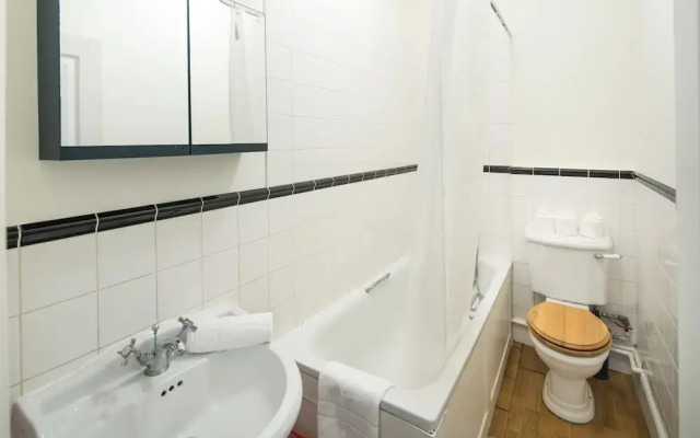 1BD Flat Stoke Newington Well Connected City Centre
