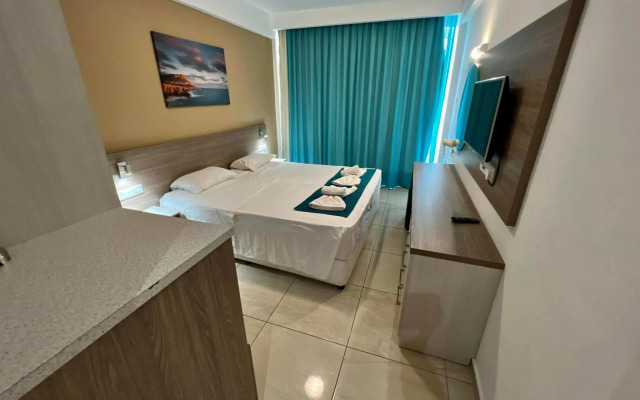 Sunny Blue Hotel