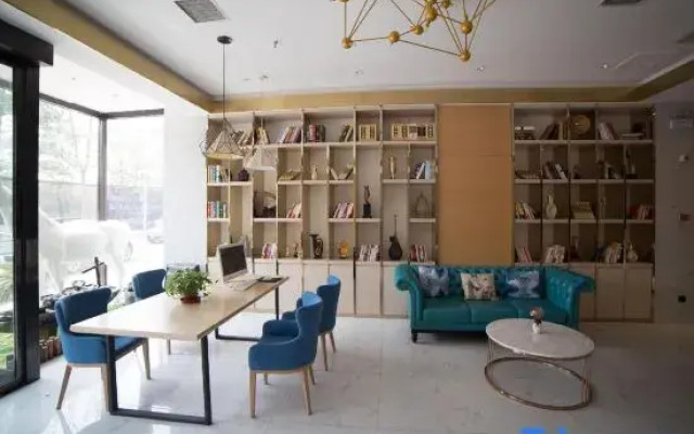 Starway Hotel (Zhengzhou Economic Development Zone Third Street)