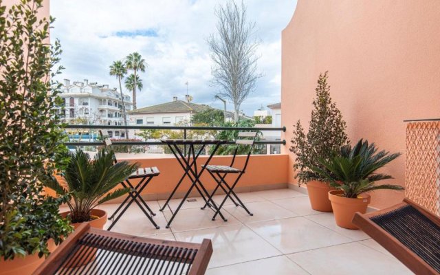Deluxe 2BDR Apartment in Carcavelos by LovelyStay
