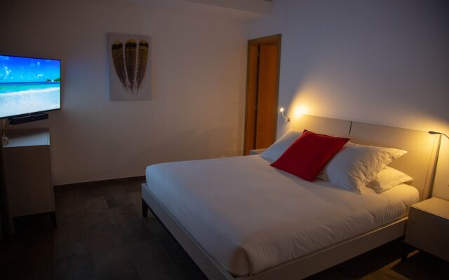 Dream Villa Black Opal