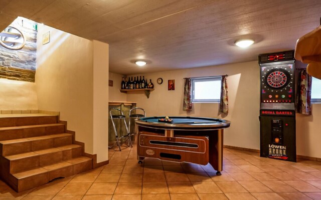 Pleasant Holiday Home in Weywertz near the Lake