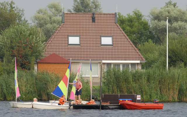 Comfortable bungalow with massage shower, within nature