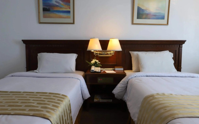 Tiara Oriental Hotel
