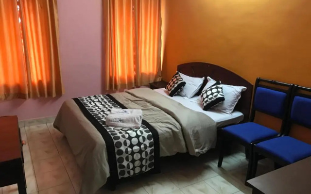 Indraprastham Houseboats