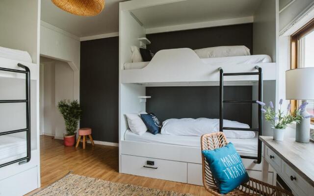 The Salty Pelican Beach Retreat