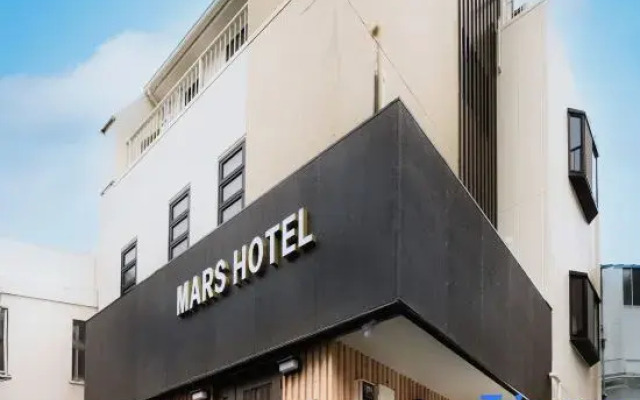mars hotel