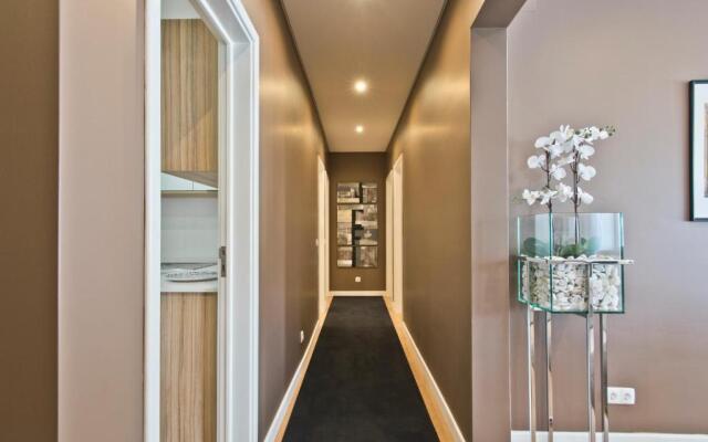 Central Apartment 127 by Saboia Collection