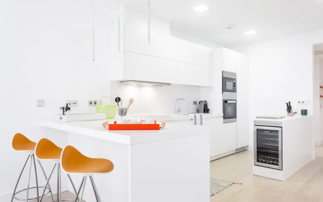 Velazquez Apartments by FlatSweetHome