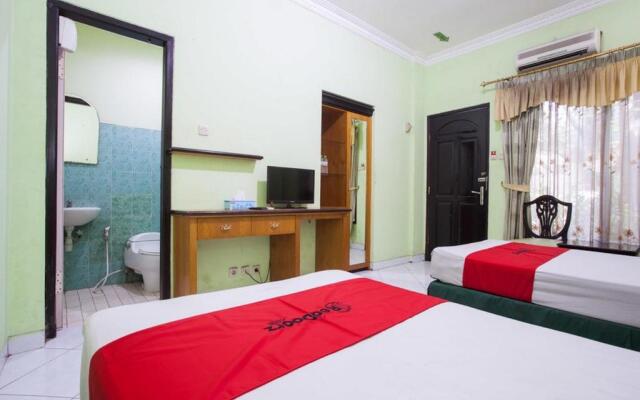 RedDoorz near Juanda International Airport