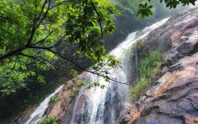 Jiuzhou Yizhan Resort (Yingde Tianmengou)