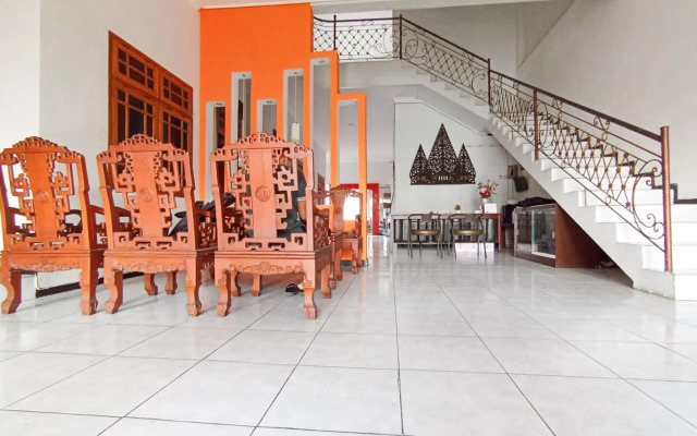 RedDoorz @ Ciliwung Street