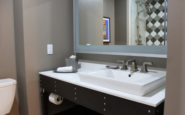 Hotel Indigo Baltimore Downtown by IHG