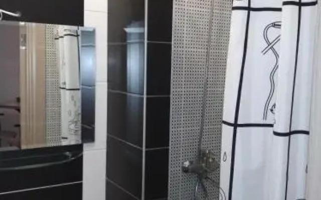 Apartment on Tytova 8