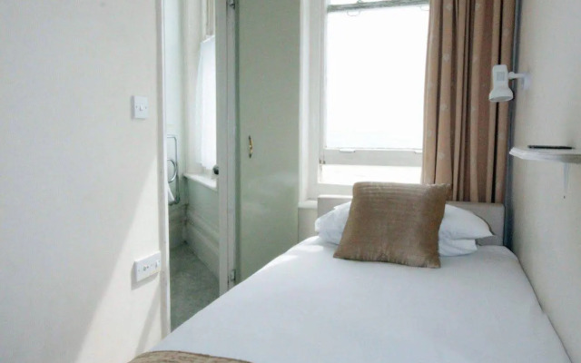 Marine Parade Hotel