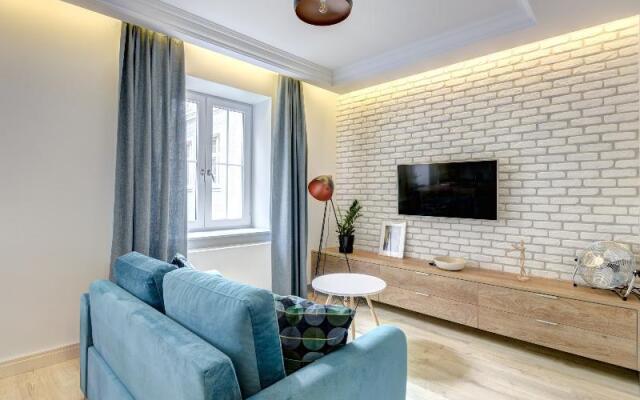 Dom & House Apartament Lawnicza