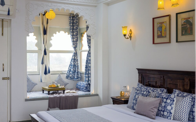 ELIVAAS Amber Royale 3 BHK with Pvt Pool