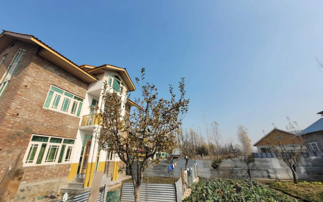 OYO HOME IAE602 Safyan Homestay