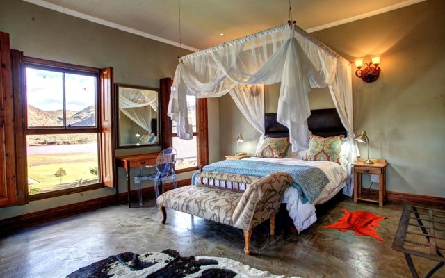 Madi Madi Karoo Safari Lodge
