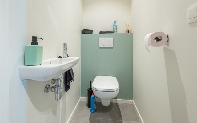 Bright Apartment Near the Center