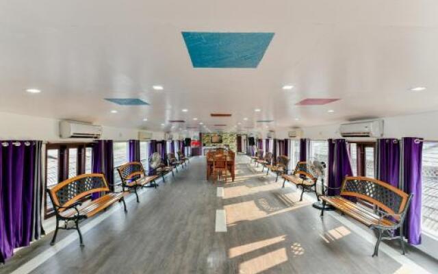 OYO 24925 New Dream Sharing Houseboat