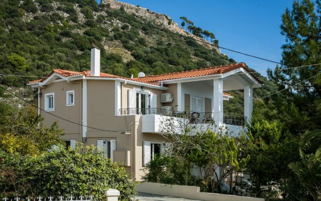 Julia's Luxury Suites, Cephallonia near Argostoli