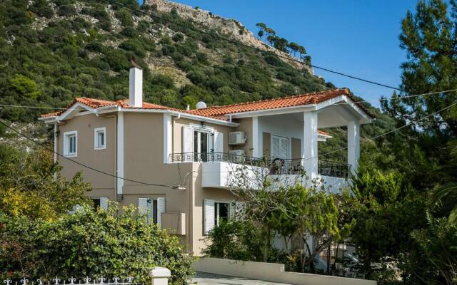 Julia's Luxury Suites, Cephallonia near Argostoli