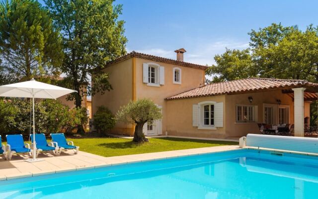 Nice Villa With Dishwasher and Whirlpool, Golfcourse at 1 km
