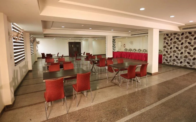 Hotel Azad Square by Oyo Rooms