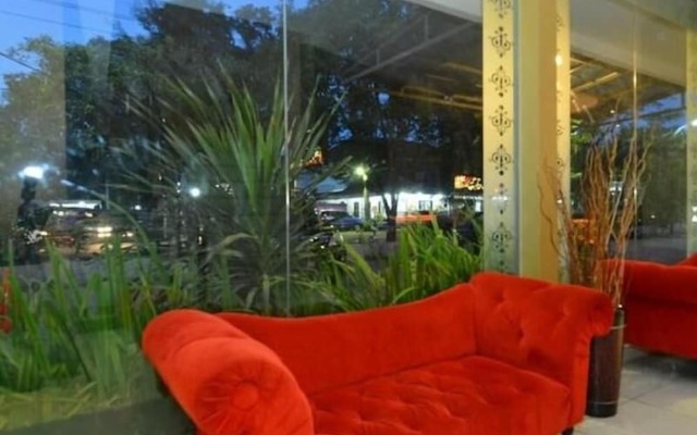 Anaya Hotel and Ballroom