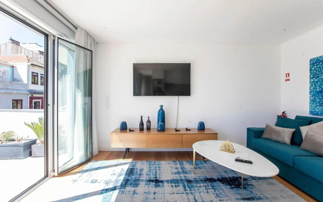 Luminous Premium Loft w/AC & Terrace by LovelyStay
