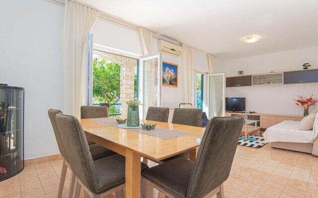 Amazing Apartment in Brodarica With 3 Bedrooms and Wifi