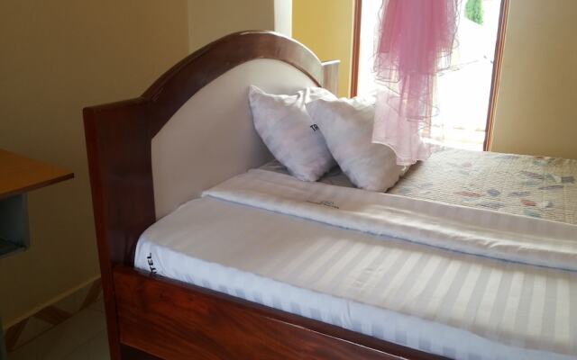 Lira Tasha Hotel