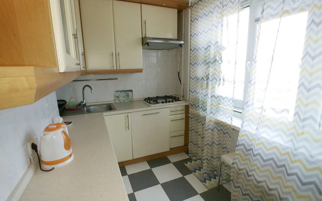 Two Bedrooms 5 Lesi Ukrainky Blvd Near Parus