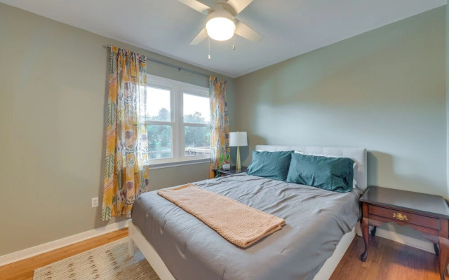 Riverfront Virginia Home - Dock, Fire Pit & Kayaks