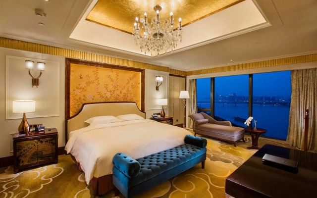 Hilton Wuhan Riverside