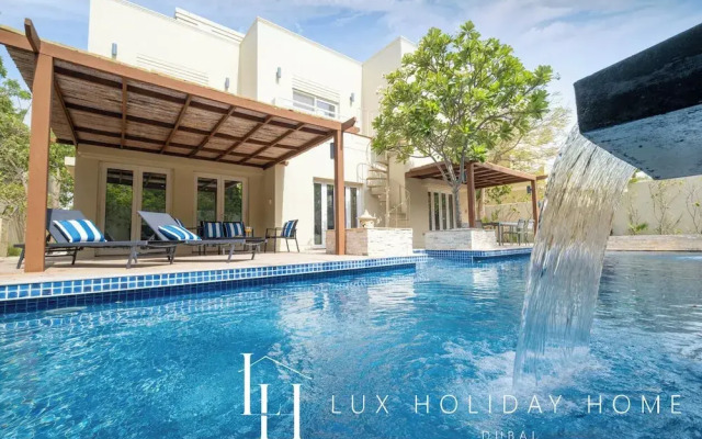LUX The Meadows 5 Bed Villa
