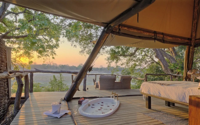 Shawa Luangwa Camp