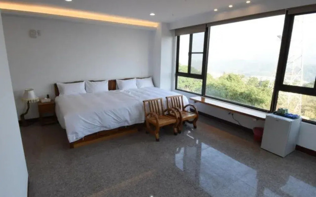 Sanyi Ju Xiang Minsu