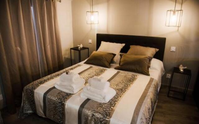La Suite Romantique avec Jacuzzi au Cœur de Perpignan