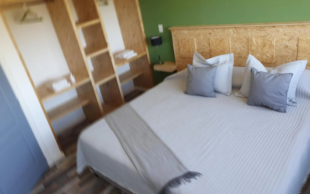 al pie de las sierras en villa del lago