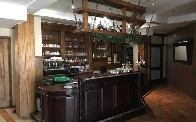 Fortuna Hotel & Restaurant