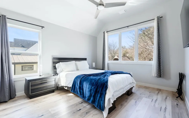 Trendy 3 Bedroom in South Austin!