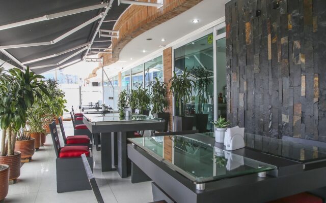 Parque 63 Hotel