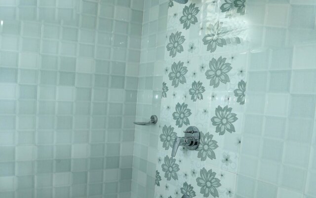 OYO 9646 Hotel Golden Pearl Inn