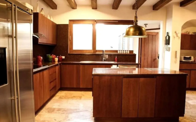Luxury Guayllabamba House Gym Jacuzzi Parking Pool Wifi
