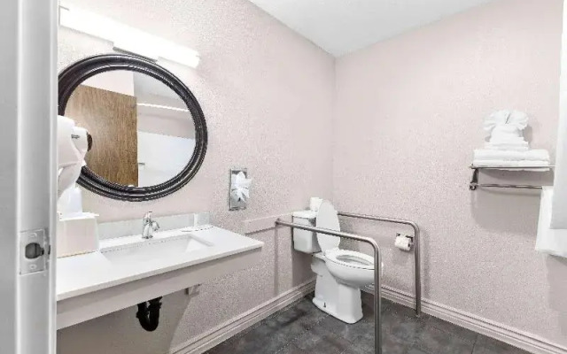 Super 8 Goodyear/Phoenix Area