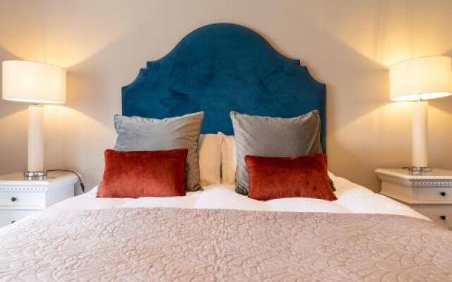 Edinburgh Castle Suite - The Edinburgh Address