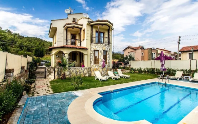 Villa B Calis Beach